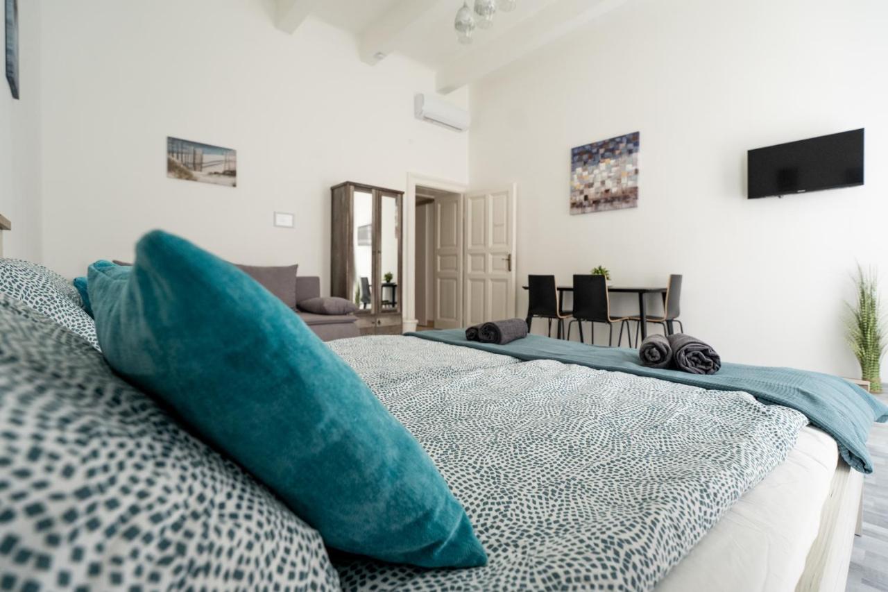 Seventh Heaven Apartment Budapest Exterior photo